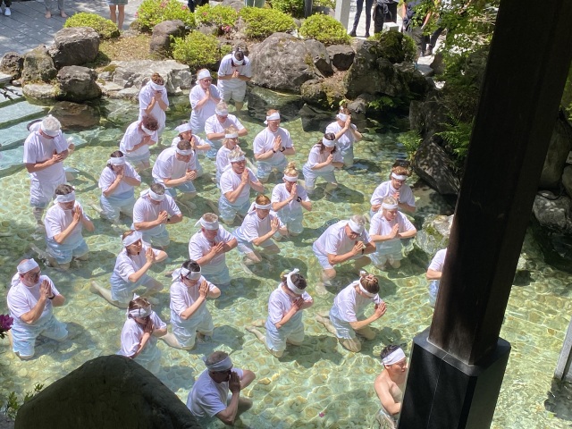 Private Misogi ritual ―Experience Shirayama Hime Shrine’s …